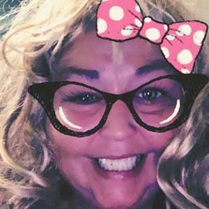 Meet your Posher, Leslie